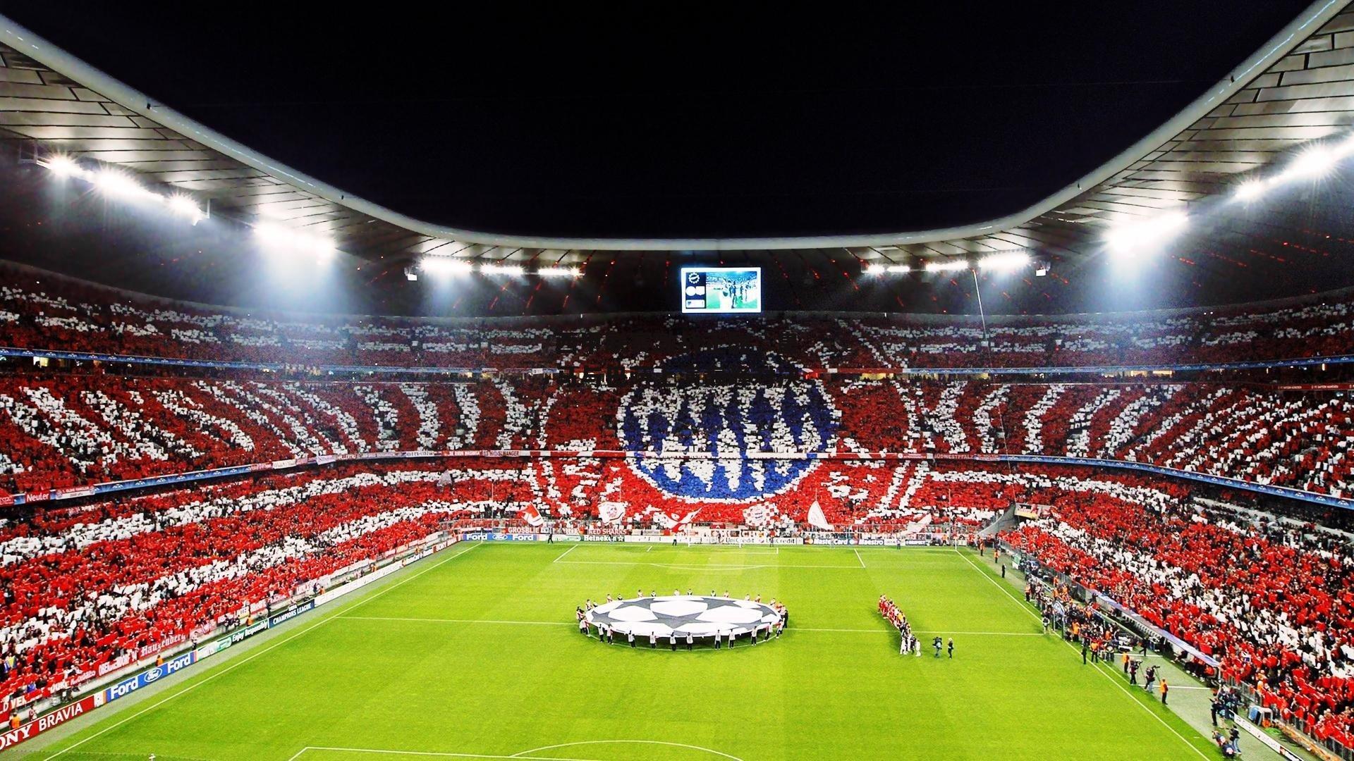 西甲联赛激战正酣,皇马与巴萨上演巅峰对决